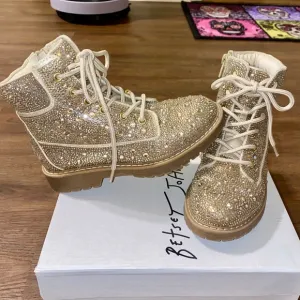 BETSEY JOHNSON KIDS HUDSON SPARKLE COMBAT BOOTS LIGHT GOLD RHINESTONES 13 worn 1