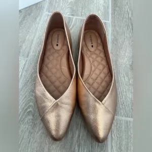 Birdies The Goldfinch in Gold Leather Pointed-Toe Flats Womens Size 6.5