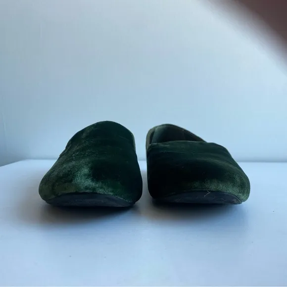 Birdies The Starling velvet flats in green size 6.5