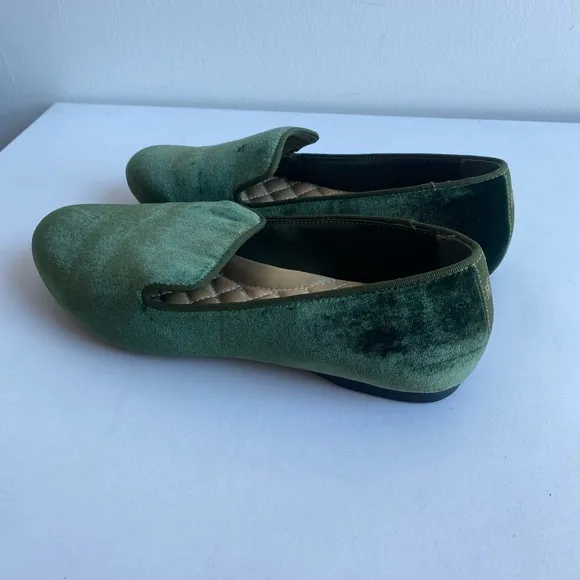 Birdies The Starling velvet flats in green size 6.5