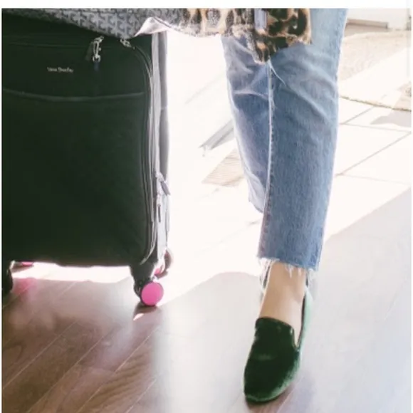 Birdies The Starling velvet flats in green size 6.5