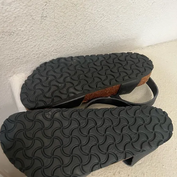 BIRKENSTOCK Black Wrap Around Ankle Strap Buckle Leather Sandals Size 40/ 9