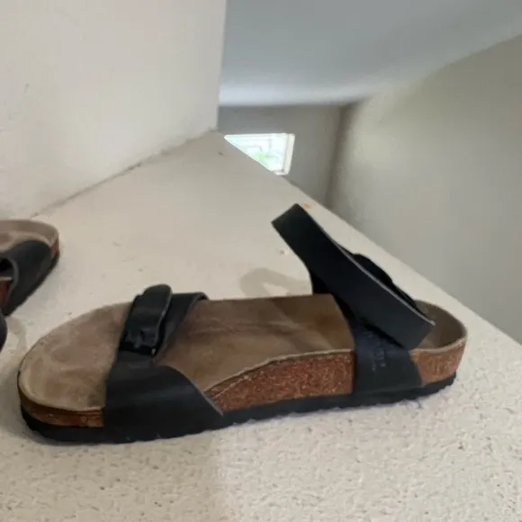 BIRKENSTOCK Black Wrap Around Ankle Strap Buckle Leather Sandals Size 40/ 9