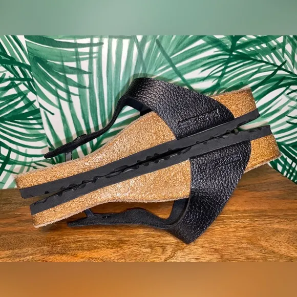 Birkenstock Gizeh Black Pebbled Strap Slide Sandals Women’s Size 7