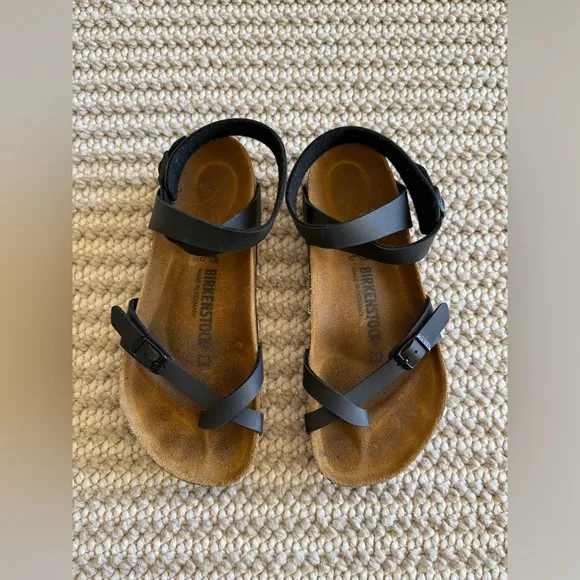 Birkenstock Women’s Yara Black Ankle Strap Toe Loop Sandals EUR 40 US 9, 9.5