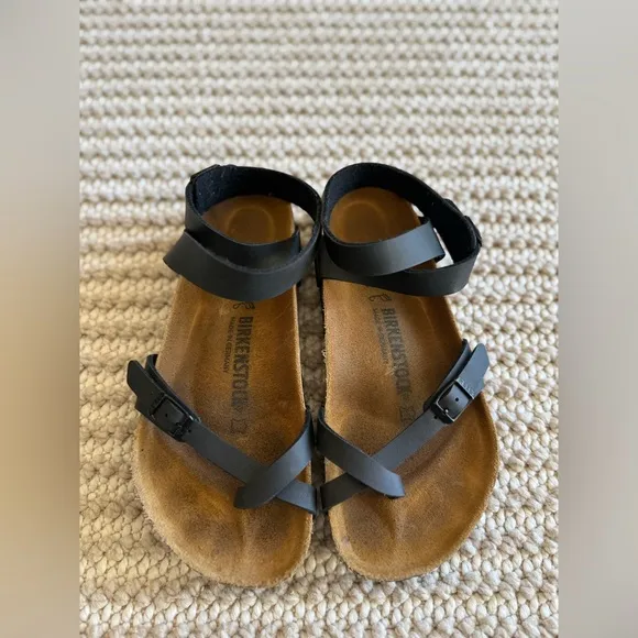 Birkenstock Women’s Yara Black Ankle Strap Toe Loop Sandals EUR 40 US 9, 9.5