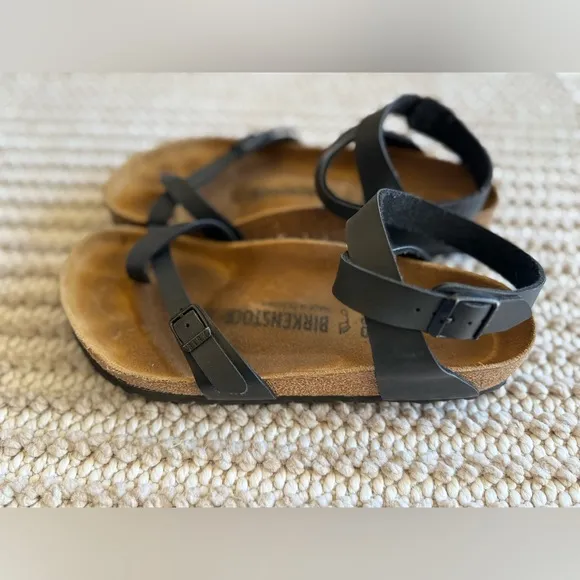 Birkenstock Women’s Yara Black Ankle Strap Toe Loop Sandals EUR 40 US 9, 9.5
