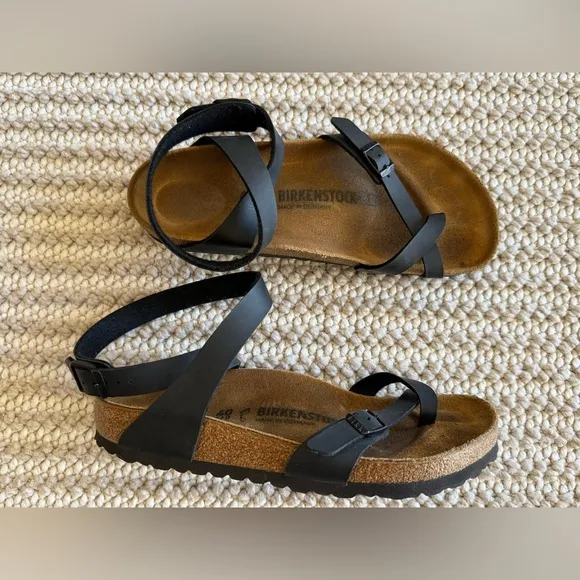 Birkenstock Women’s Yara Black Ankle Strap Toe Loop Sandals EUR 40 US 9, 9.5