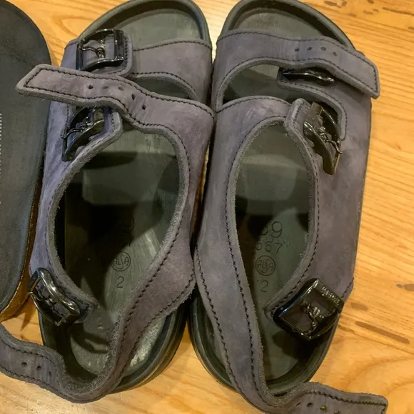 Birkenstocks TATAMI. Leather buckle strap sandals 39