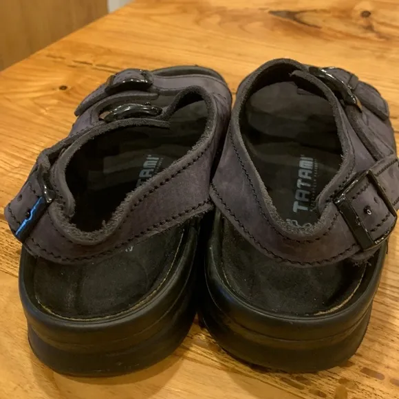 Birkenstocks TATAMI. Leather buckle strap sandals 39