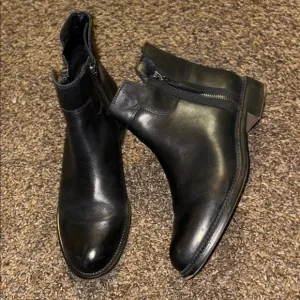 Black Chelsea Leather Boots with Elastic Panels