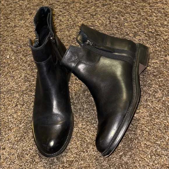 Black Chelsea Leather Boots with Elastic Panels