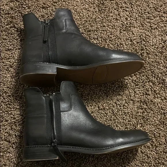 Black Chelsea Leather Boots with Elastic Panels