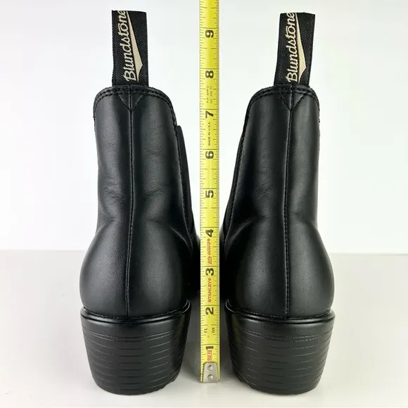 Blundstone 1671 Chelsea Black Leather Pull On Heeled Boots