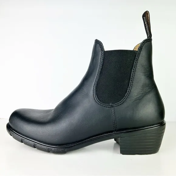 Blundstone 1671 Chelsea Black Leather Pull On Heeled Boots
