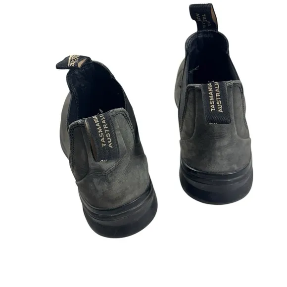 Blundstone #2143 Chelsea Boots size 7 or US 10