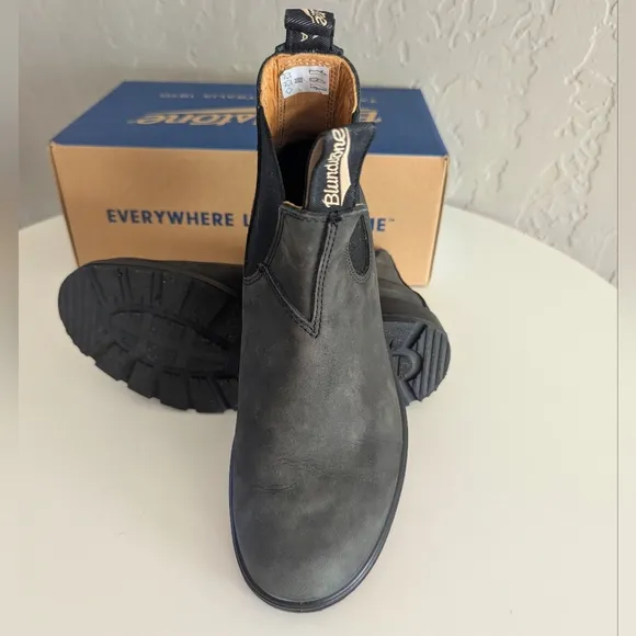Blundstone 587 Rustic Black Chelsea Boots - Women's US 9 - NEW with Box