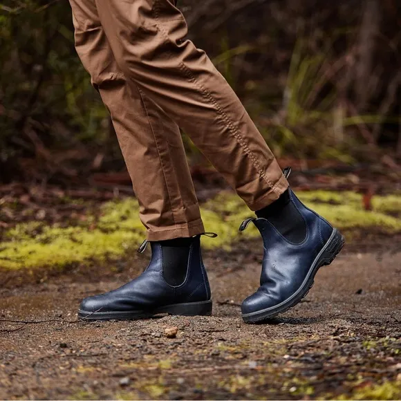 blundstone • classic chelsea boots navy new without box 9