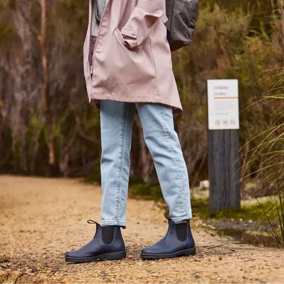 blundstone • classic chelsea boots navy new without box 9