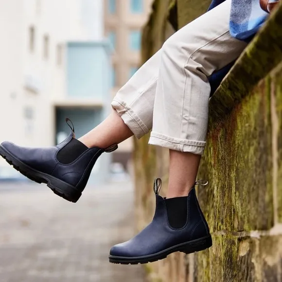 blundstone • classic chelsea boots navy new without box 9