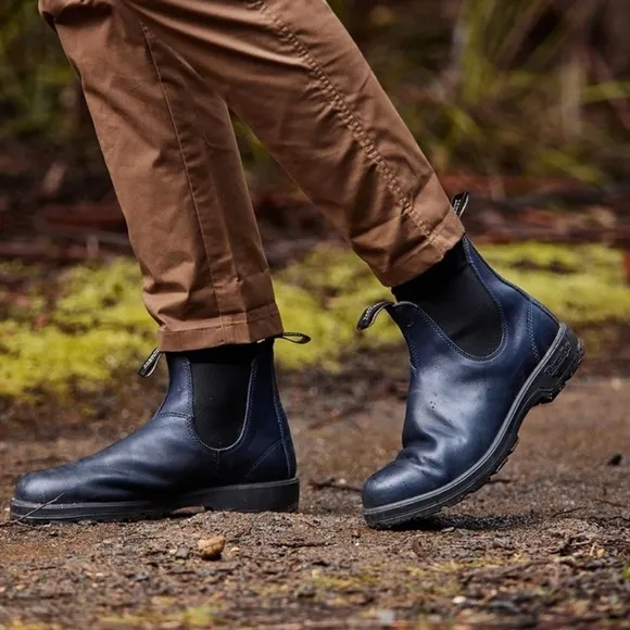 blundstone • classic chelsea boots navy new without box 9