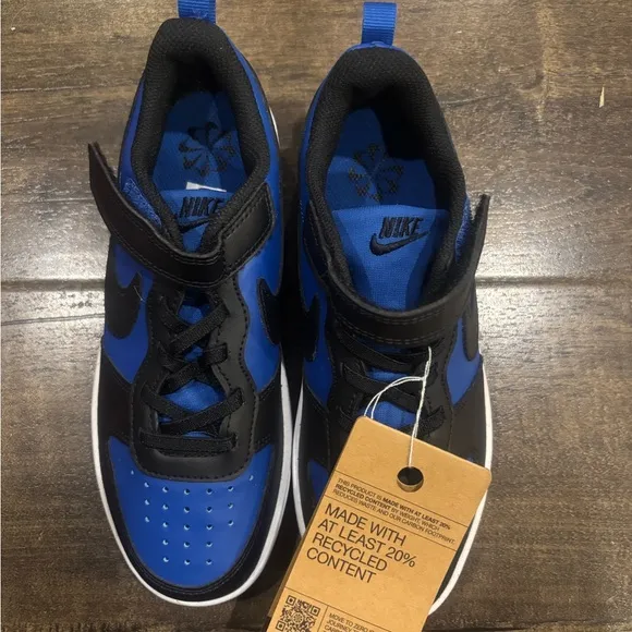 BNWT Nike Court Borough low refract shoes
