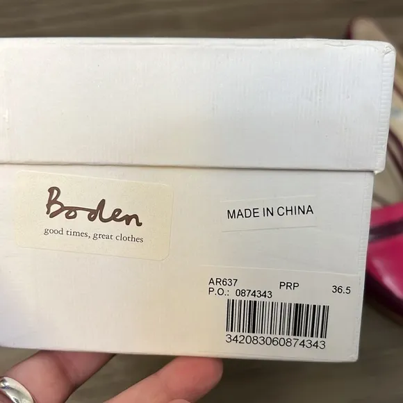 BODEN LEATHER POINTY TOE FLATS 6