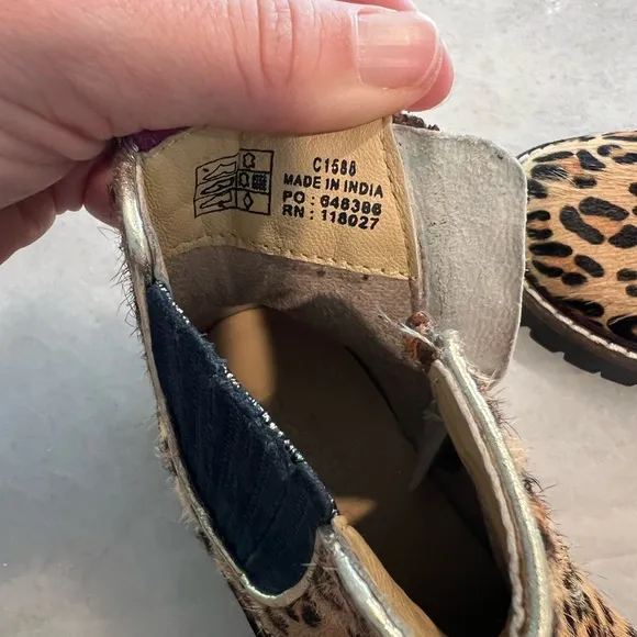 Boden toddler leopard print leather Chelsea boots, size 26