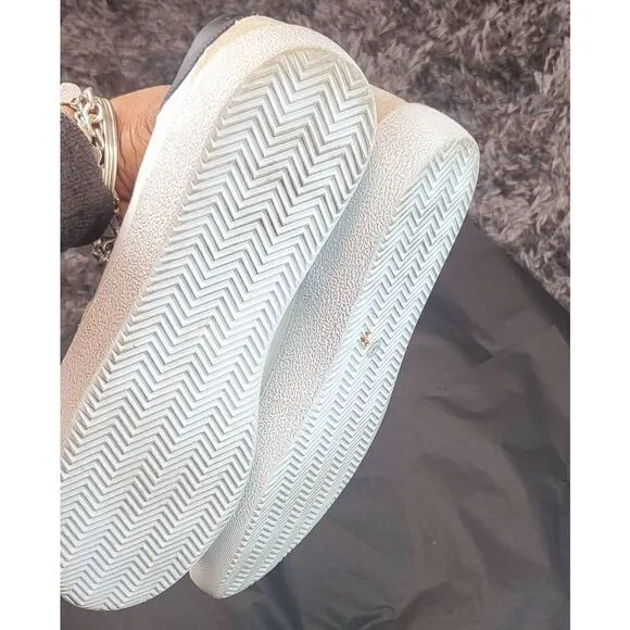 BOlO sneakers