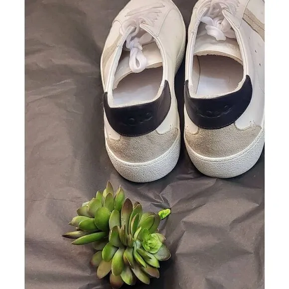 BOlO sneakers