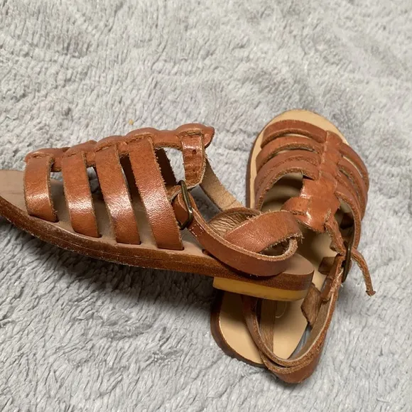 Bonpoint girls soft brown leather strap sandals