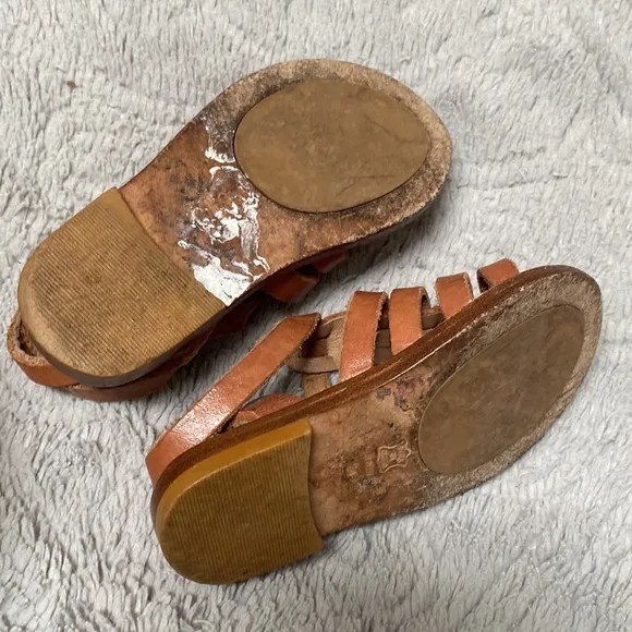 Bonpoint girls soft brown leather strap sandals