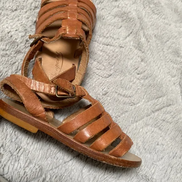 Bonpoint girls soft brown leather strap sandals