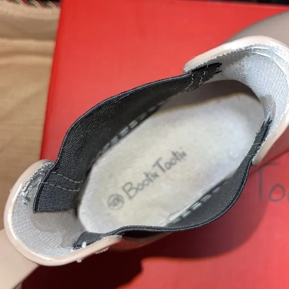 Bootsi Tootsi Women's Chelsea Rain Boot Size 6