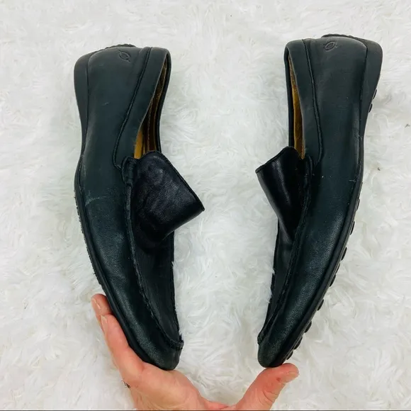 BORN black leather mens slip on driving loafers size 9.5