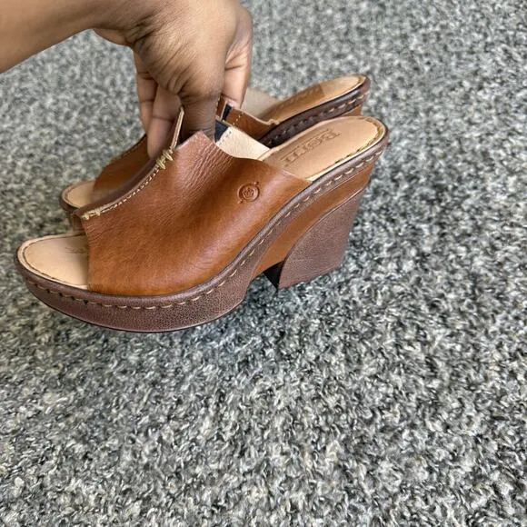 Born Size 7 Brown Leather Platform Heel Sandals Shoes Slide Slip On New