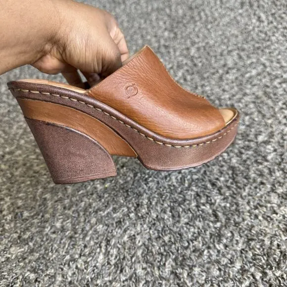 Born Size 7 Brown Leather Platform Heel Sandals Shoes Slide Slip On New