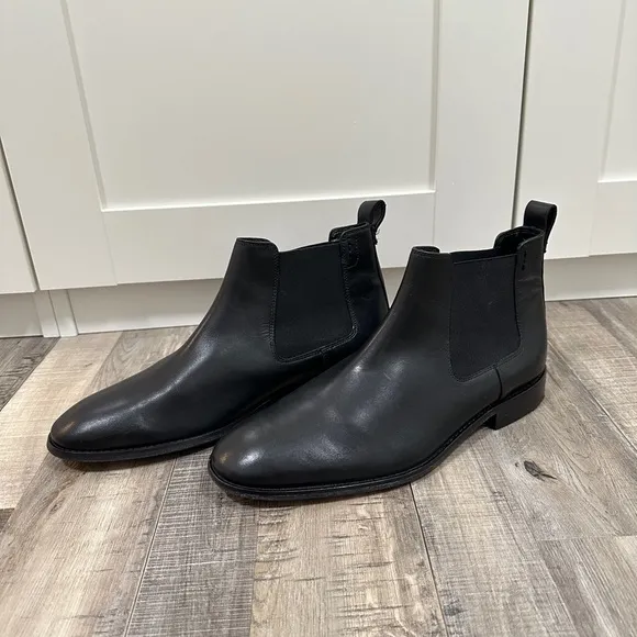 Bostonian commonwealth Chelsea black boots