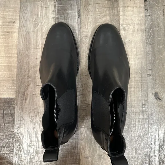 Bostonian commonwealth Chelsea black boots