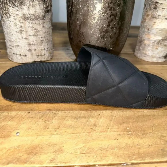 Bottega Veneta Slider Slides
