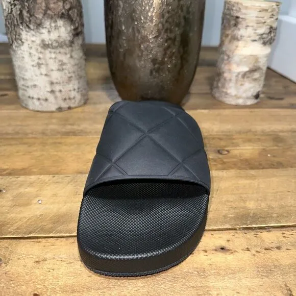Bottega Veneta Slider Slides