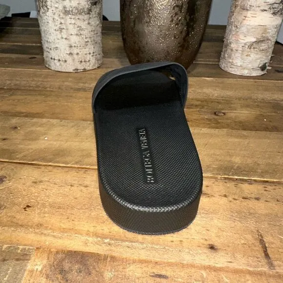 Bottega Veneta Slider Slides