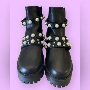BP KORA 2 LUG CHELSEA LUG PEARLY BEADED ANKLE BOOTS