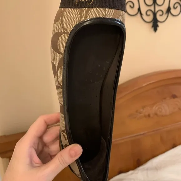 Brand new Authentic ballet flats Coach at brand new condition in the box, must !