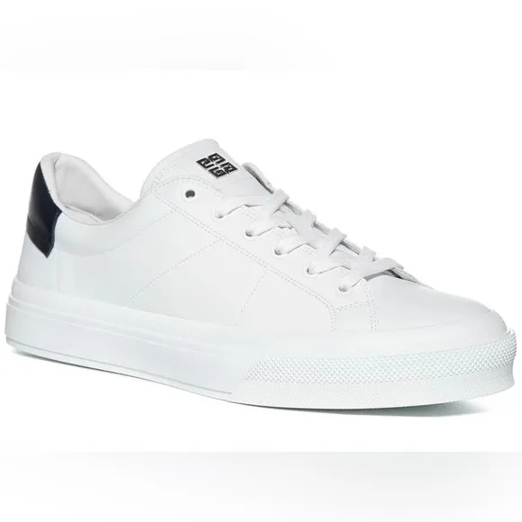 Brand new  💯 authenticGivenchy City Court Low-Top Sneakers. Size 42 new