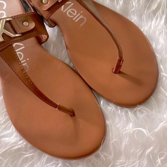 Brand New Calvin Klein Cognac Ankle Strap Thong Sandals Gold Tone Metal Logo