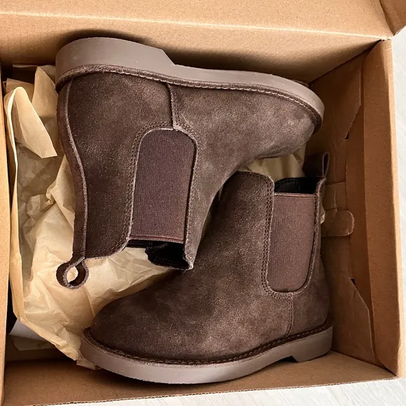 Brand New Jcrew Chelsea Boots size 11