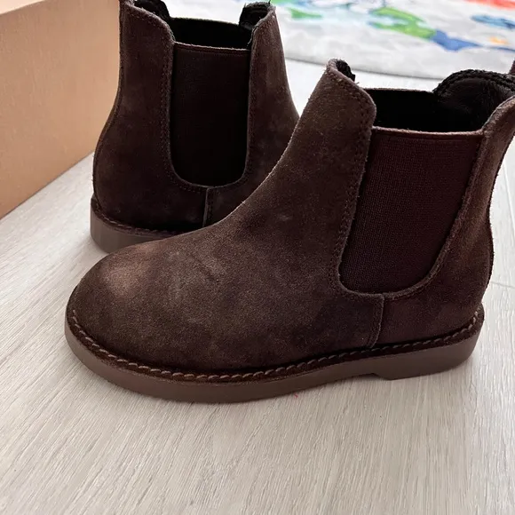 Brand New Jcrew Chelsea Boots size 11