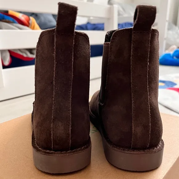 Brand New Jcrew Chelsea Boots size 11