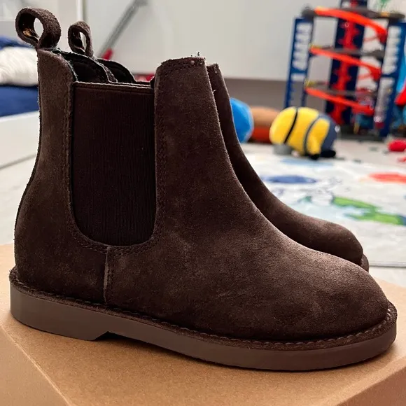 Brand New Jcrew Chelsea Boots size 11